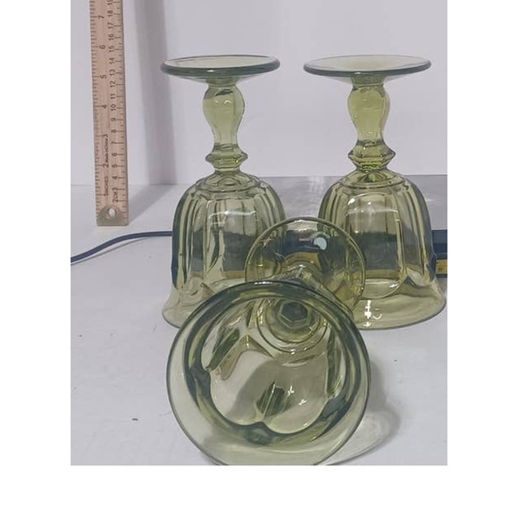 4 set of Green crystal glass goblets - Picture 2 of 4